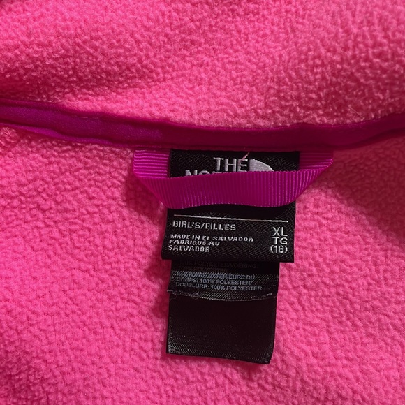 North face - Picture 2 of 4